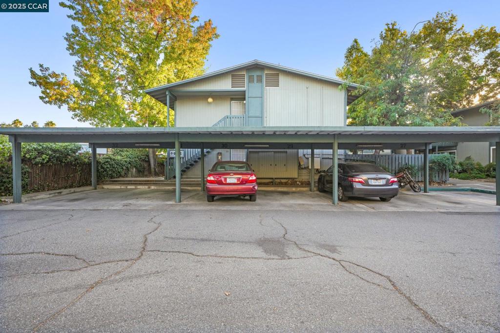OAK CREEK - Residential