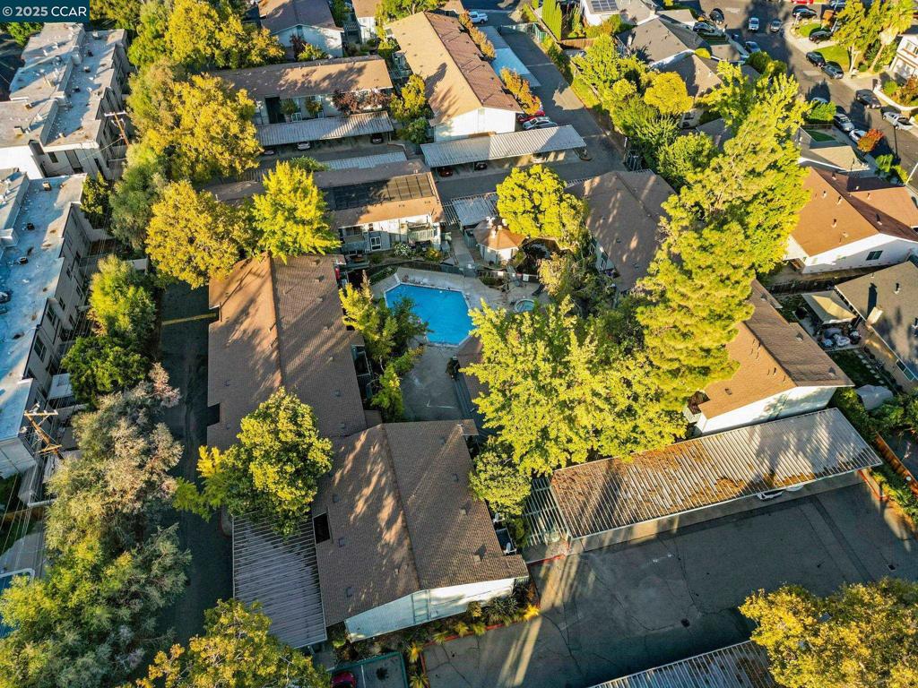 OAK CREEK - Residential