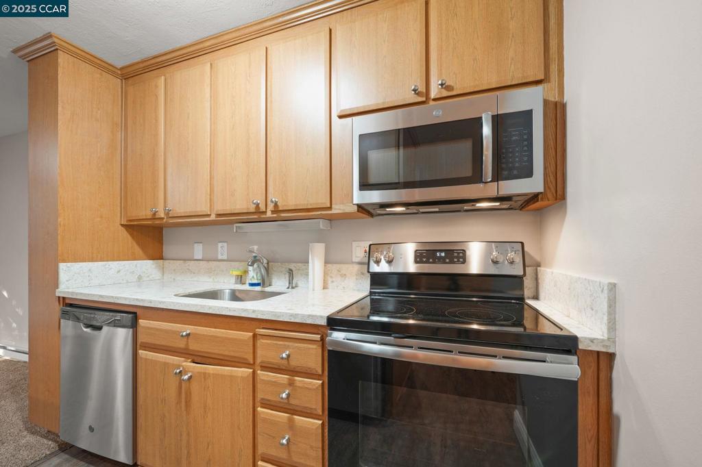 OAK CREEK - Residential