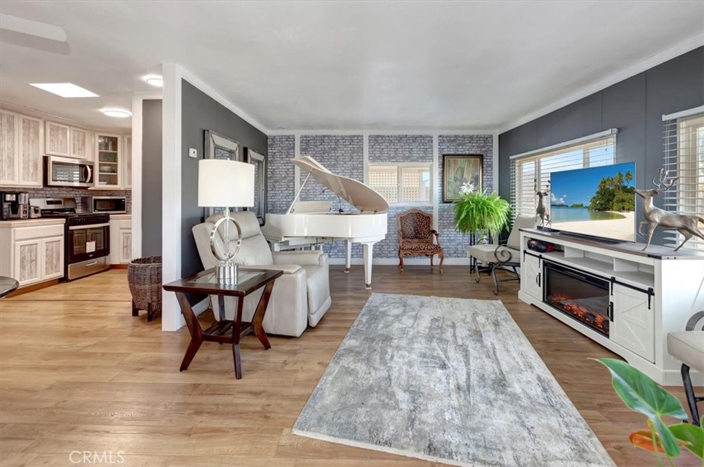 903 W 17th Street 87
