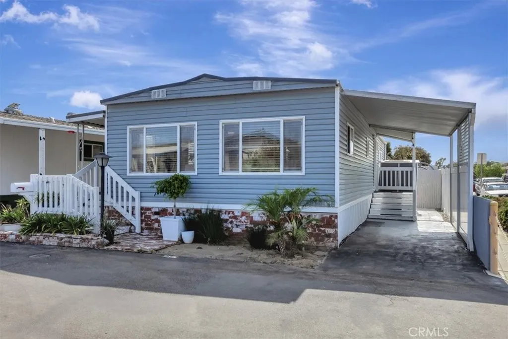 Costa Mesa, California 92627, United States, 2 Bedrooms Bedrooms, ,2 BathroomsBathrooms,Residential,Active,175277