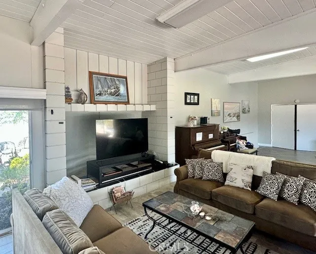 Costa Mesa, California 92627, United States, 2 Bedrooms Bedrooms, ,2 BathroomsBathrooms,Residential,Active,175277