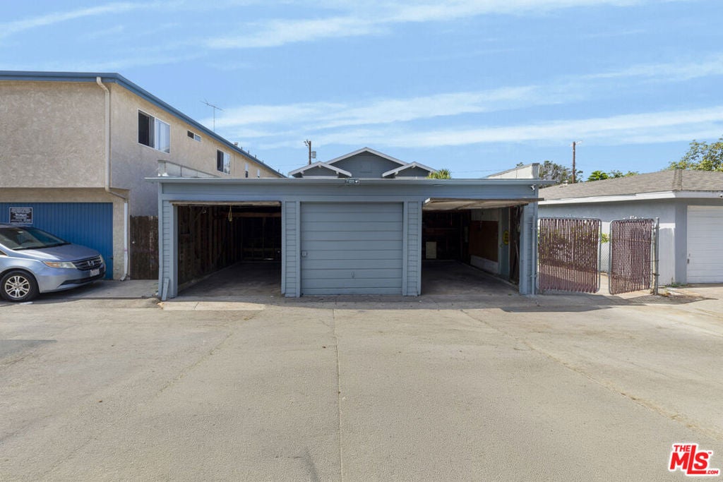 372 W 11th Street