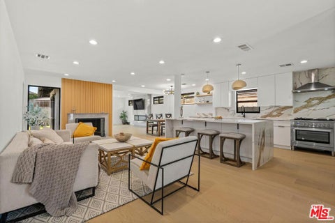 Photo of 5253 Buffalo Avenue, Sherman Oaks, CA 91401 (MLS # 26969247)
