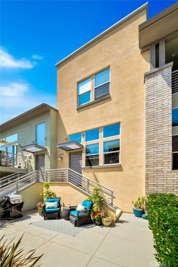 5325 Pacific Terrace 102
