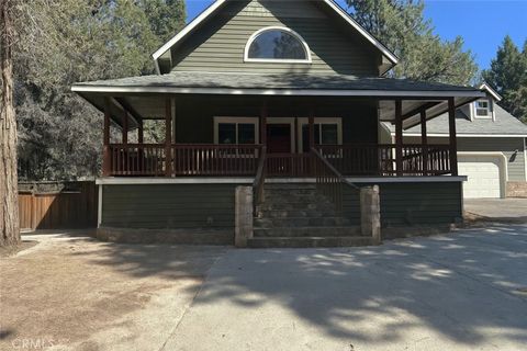 Photo of 1400 Pine Cone Court, Wofford Heights, CA 93285 (MLS # SR25186387) Photo of 1400 Pine Cone Court, Wofford Heights, CA 93285 (MLS # SR25186387)