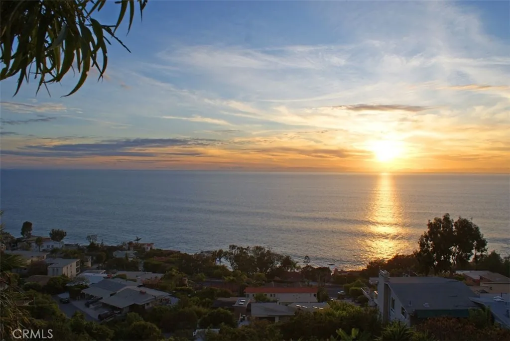 Laguna Beach, California 92651, United States, 4 Bedrooms Bedrooms, ,4 BathroomsBathrooms,Residential,Active,109598