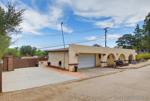 Photo of 321 North LN, El Cajon, CA 92021 (MLS # 260019990SD)