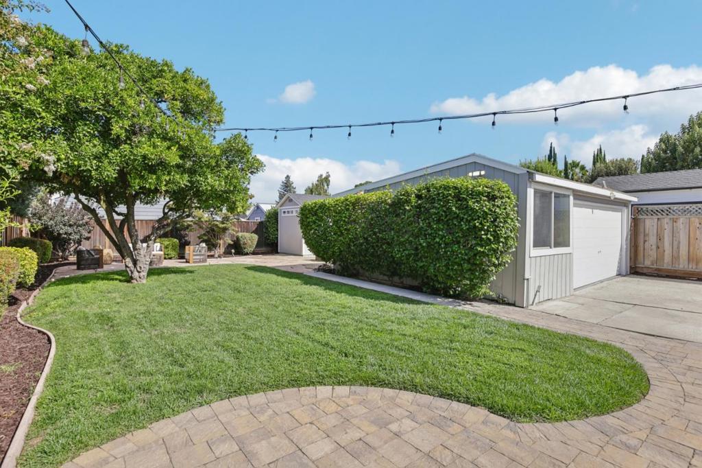 1054 Thornton Way