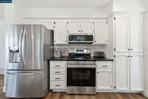 Photo of 1980 Harvest Landing Court Ct, Tracy, CA 95376 (MLS # 41140527)