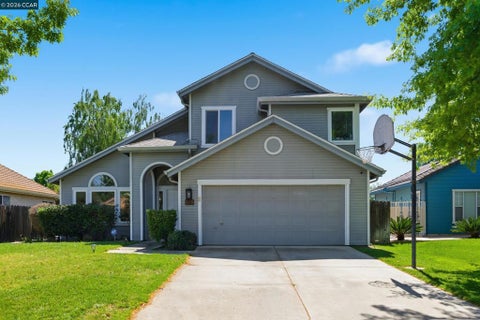 Photo of 1980 Harvest Landing Court Ct, Tracy, CA 95376 (MLS # 41140527)
