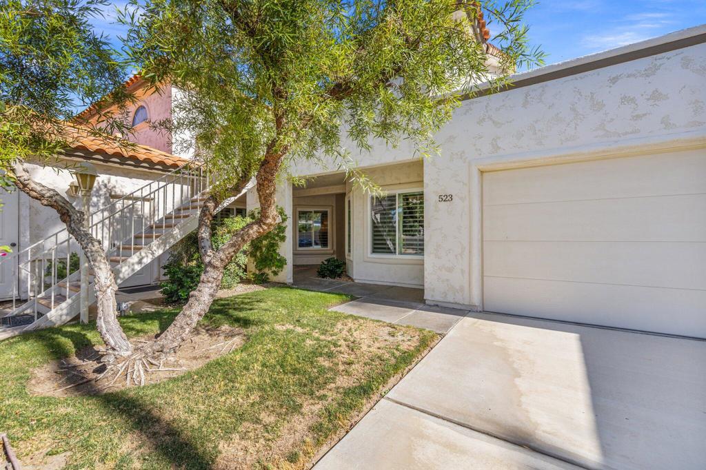 523 Desert Falls Drive N