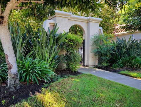 Photo of 5529 Via La Mesa #O, Laguna Woods, CA 92637 (MLS # OC25223839)