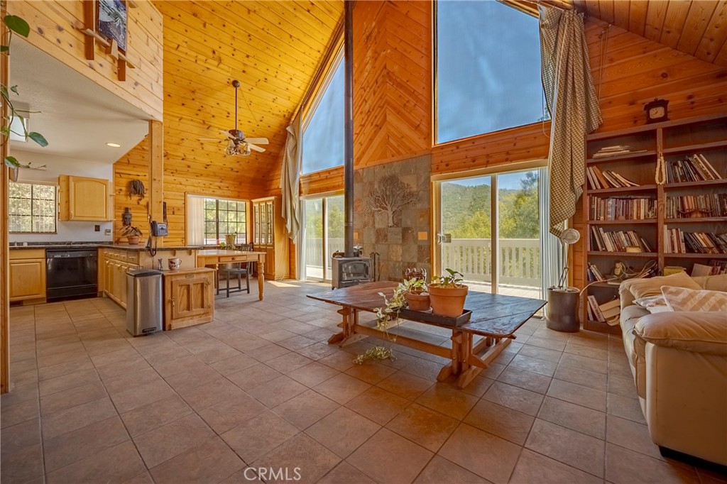 2471 Kokanee Road