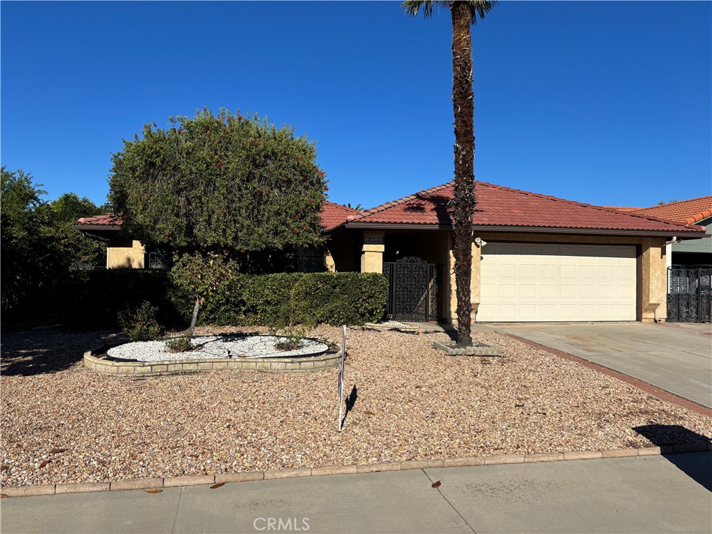 SEVEN HILLS SENIOR COMMUNITY! 3BR 2BA DESIRABLE FLOORPLAN! HUGE LOW MAINTENANCE YARD FRONT AND BACK WITH MATURE FRUIT TREES AND VINES! HOME IS ORIGINAL AND WILL NEED SOME TLC! THIS FUNCTIONAL PROPERTY IS FINANCEABLE! CALL FOR AN EXCLUSIVE SHOWING TODAY!