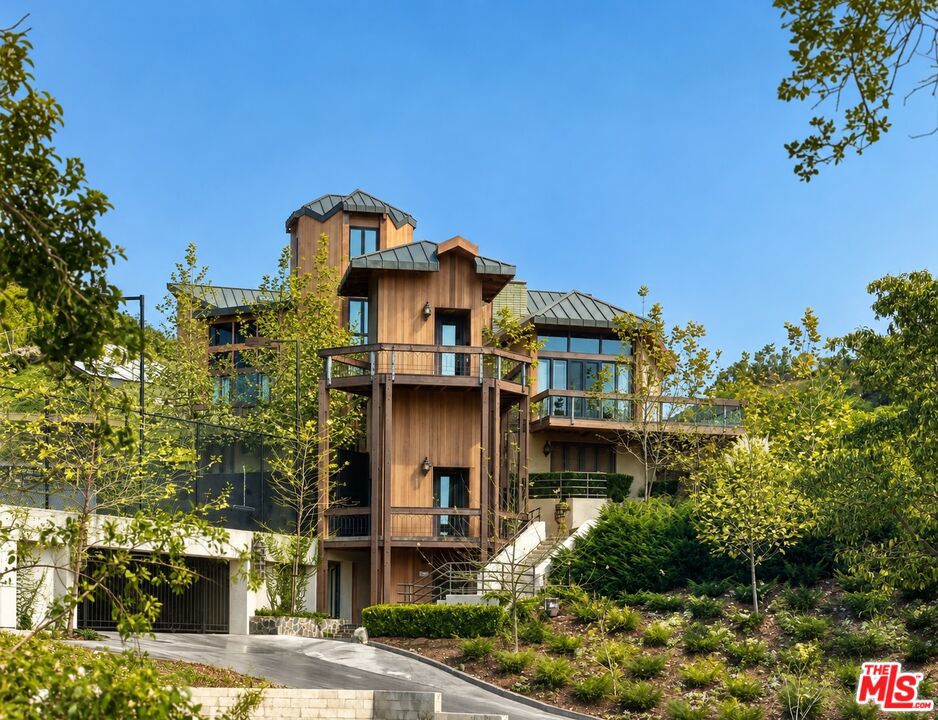 1119 Moraga Dr