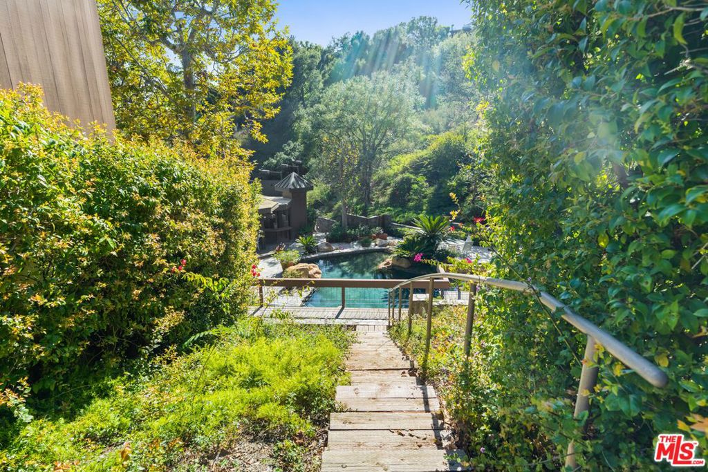 1119 Moraga Dr