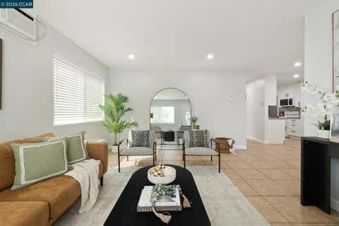 Photo of 133 E Trident DR, Pittsburg, CA 94565 (MLS # 41146077)