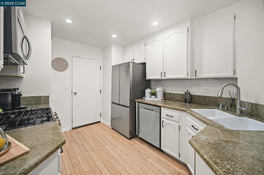 DANVILLE OAKS - Residential