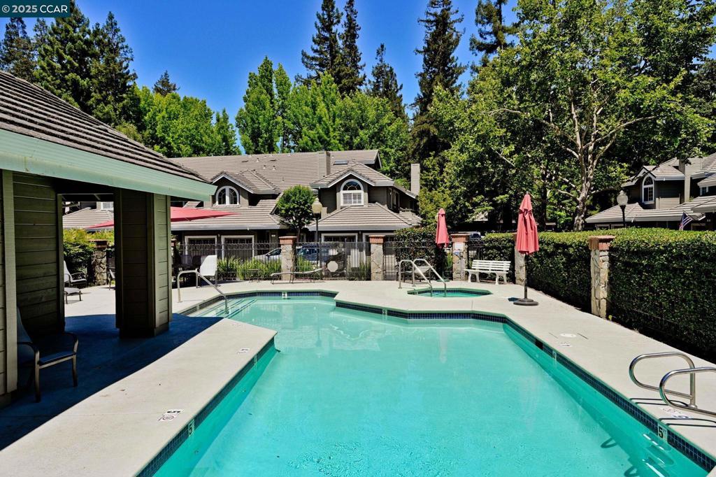DANVILLE OAKS - Residential