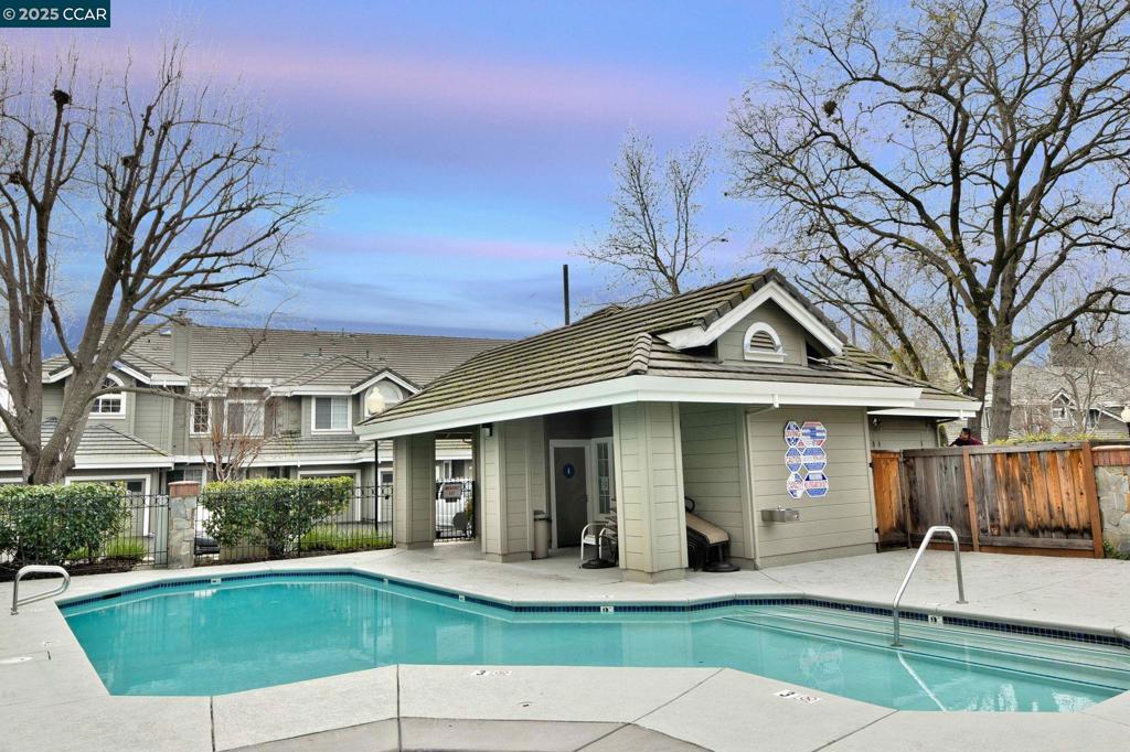 DANVILLE OAKS - Residential