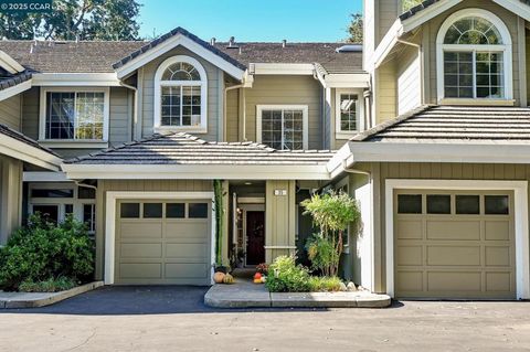 Photo of 35 Danville Oak Place, Danville, CA 94526 (MLS # 41115198) Photo of 35 Danville Oak Place, Danville, CA 94526 (MLS # 41115198)