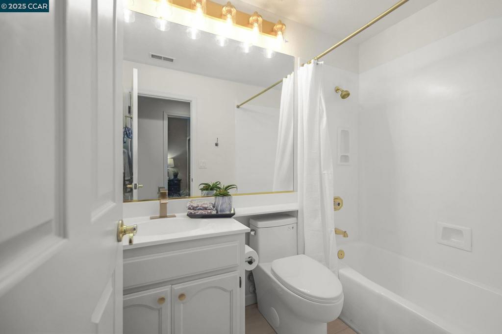 DANVILLE OAKS - Residential