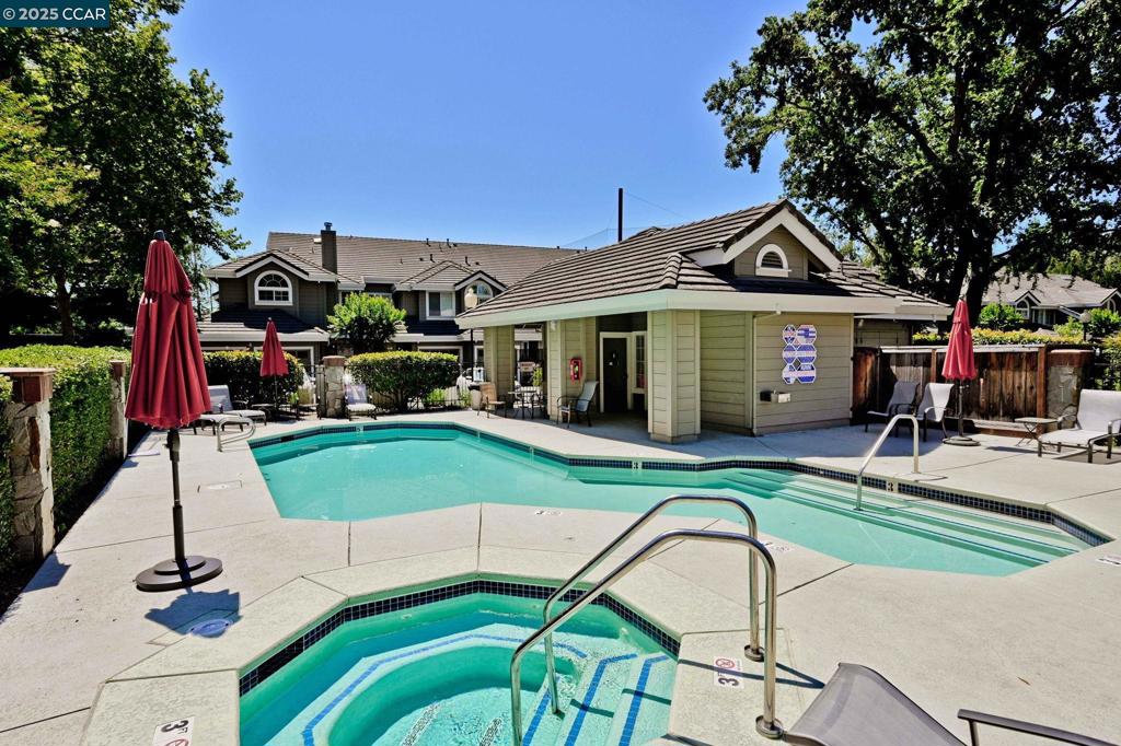 DANVILLE OAKS - Residential
