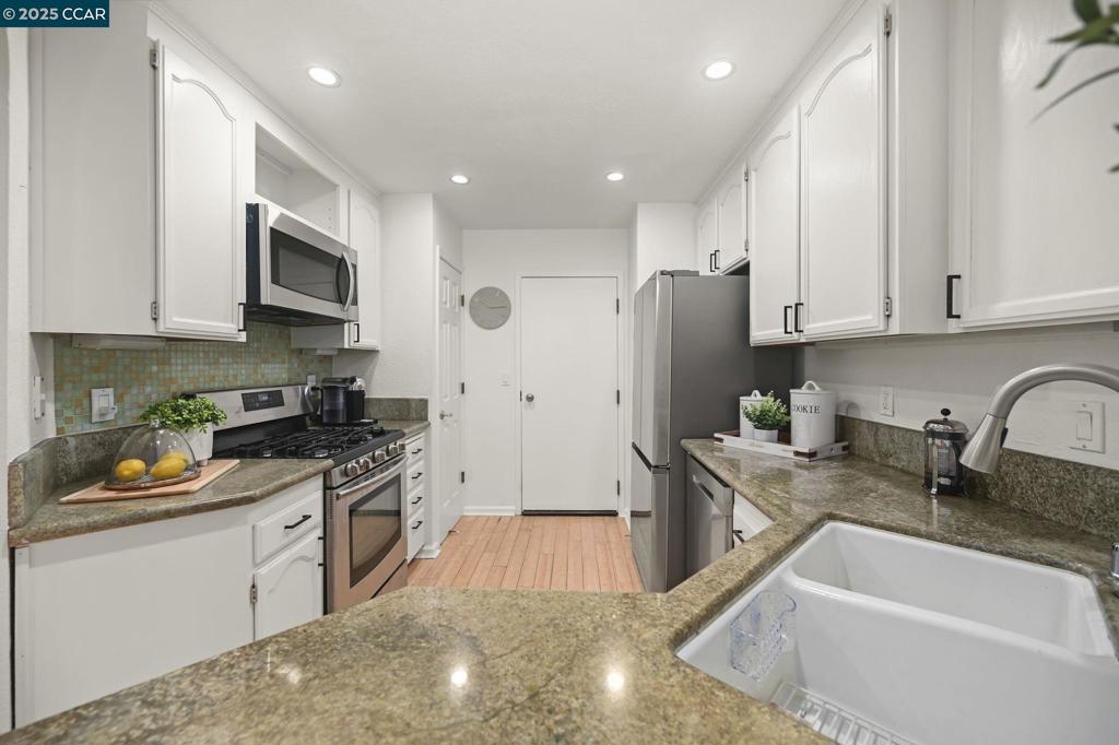 DANVILLE OAKS - Residential