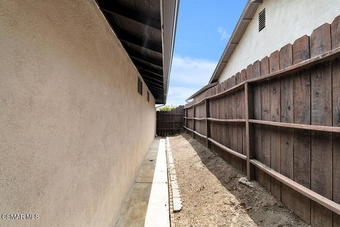 Tiny photo for 716 Bismark Avenue W, Ventura, CA 93004 (MLS # 226003082)