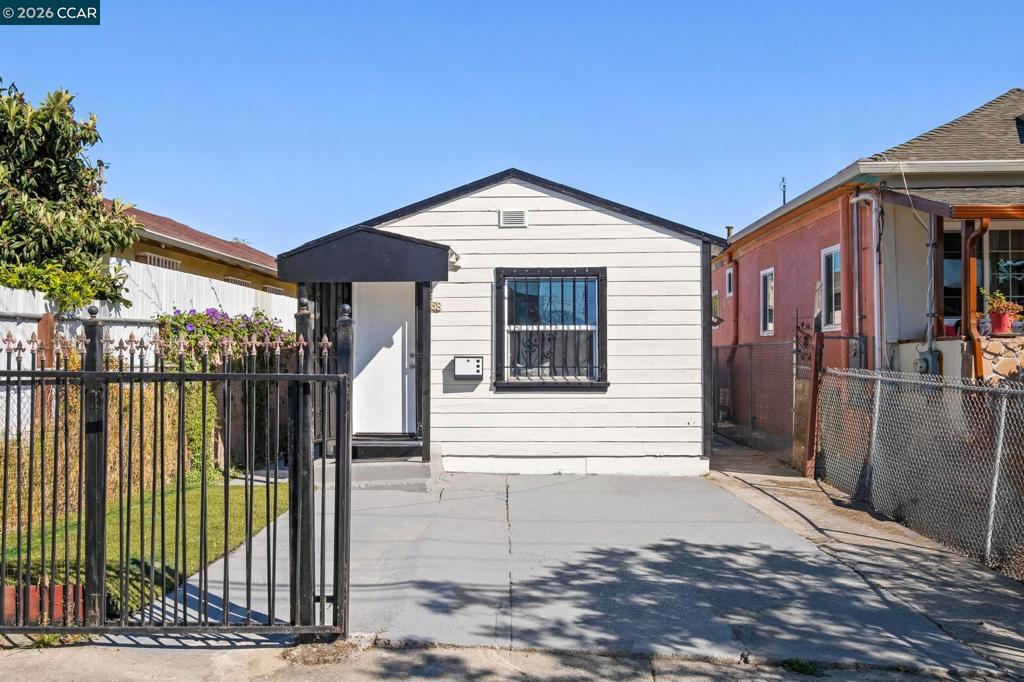 1058 71St Ave Ave, Oakland CA 94621