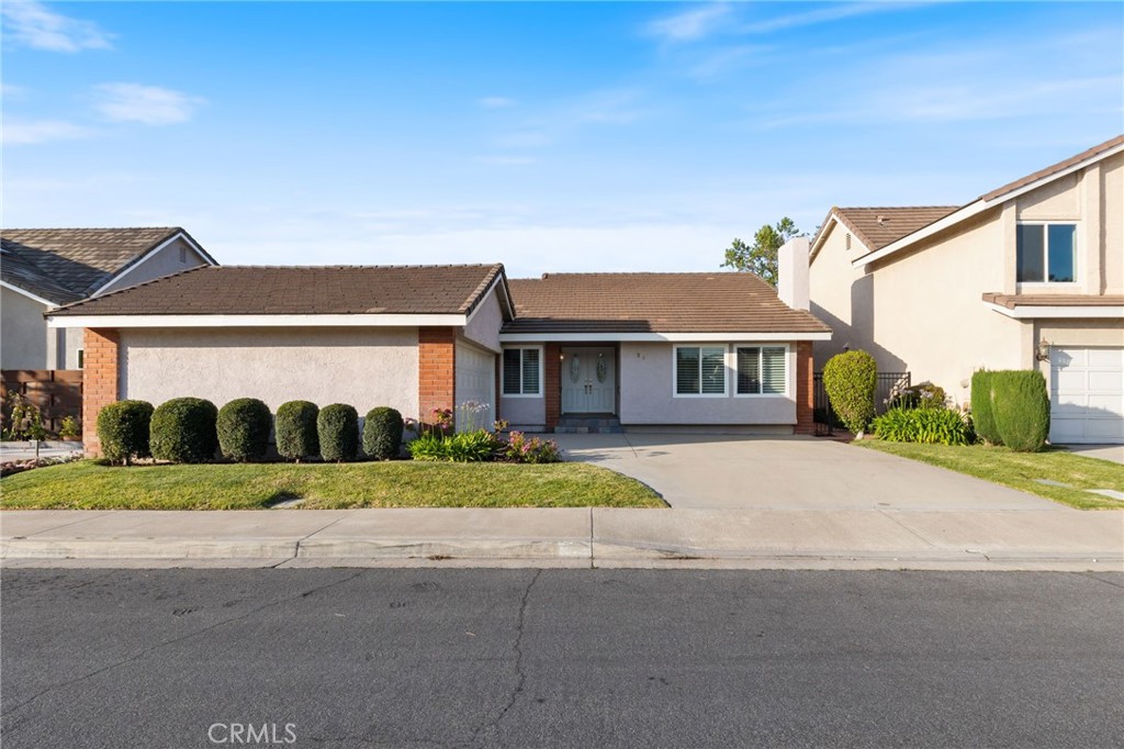 38 Deerwood E