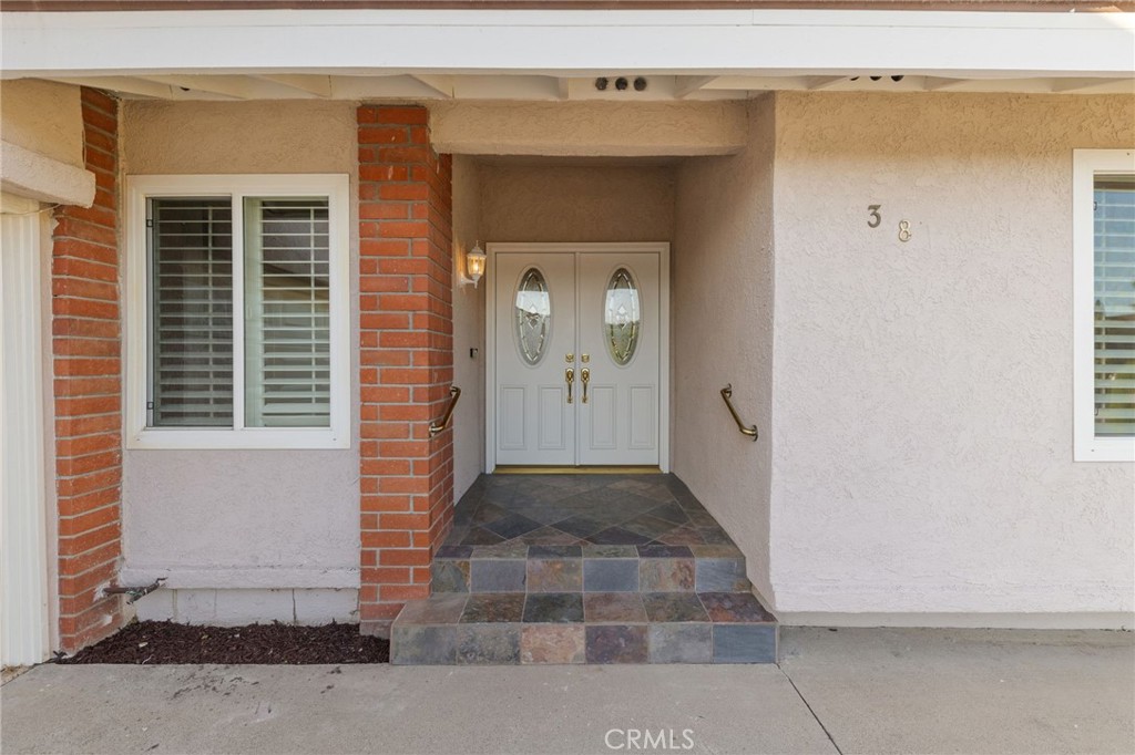38 Deerwood E