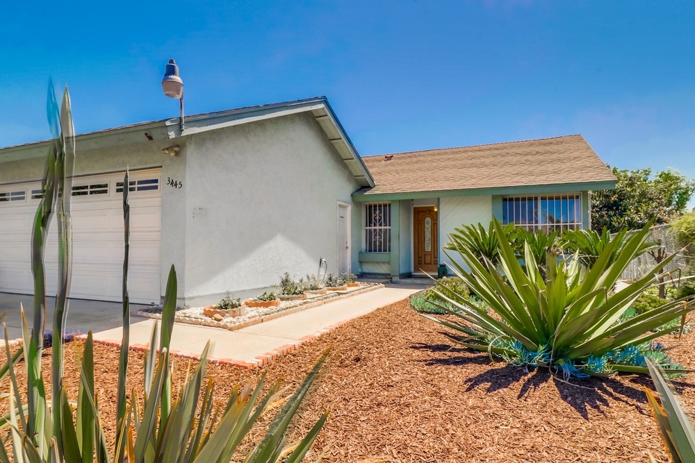 VRM $429,000-$449,000!* This MOVE-IN ready single-story 4 bed, 2 bath home features an open floor plan. Home is recently painted, has a low maintenance yard, and has a 2-Car Garage. This cozy home is located in South San Diego, easy access to shopping and freeways! Neighborhoods: San Diego Other Fees: 0 Sewer: Sewer Connected Topography: LL