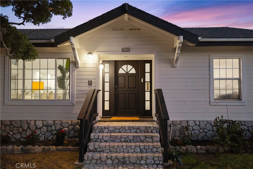 6200 W 77th Street, Los Angeles CA 90045
