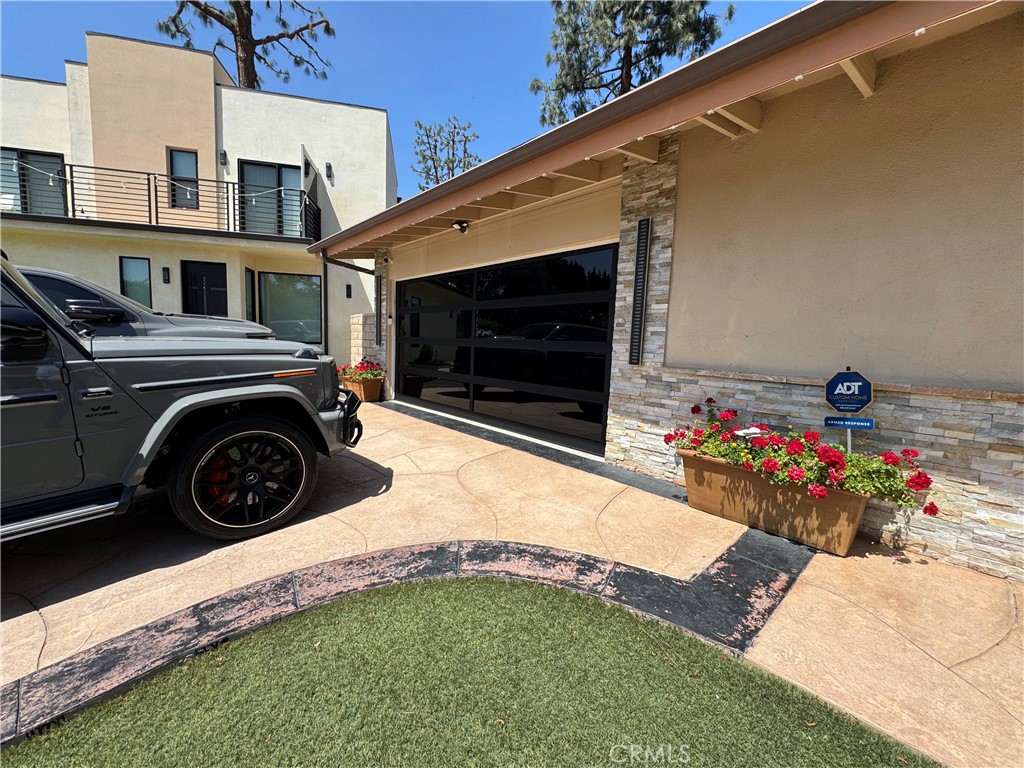 10658 Fullbright Avenue
