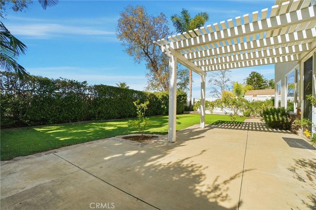 Photo of 35 Sunny Slope, Rancho Santa Margarita, CA 92688 (MLS # OC26001666)