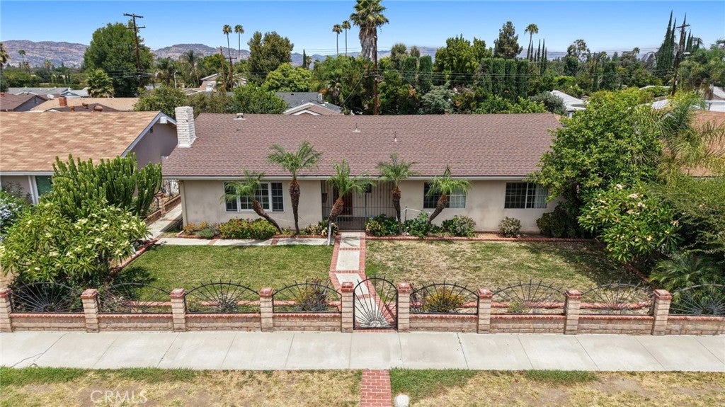 22427 Vanowen ST, West Hills CA 91307