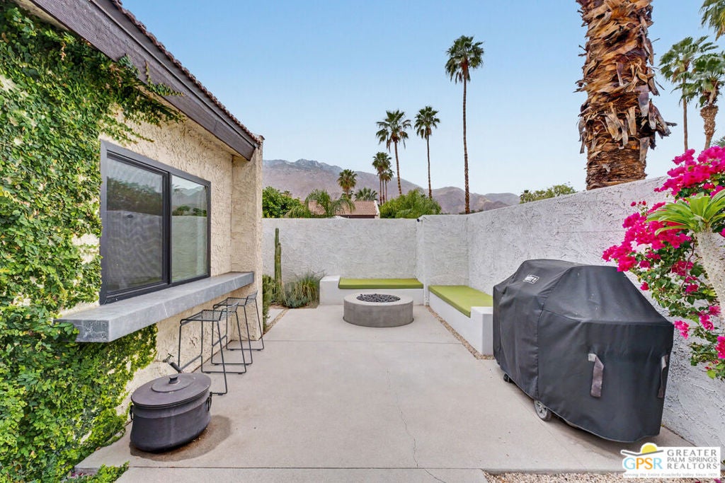 1310 E Andreas Road