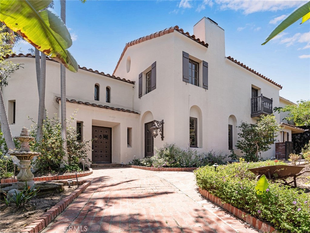 2349 N Catalina ST, Los Angeles CA 90027