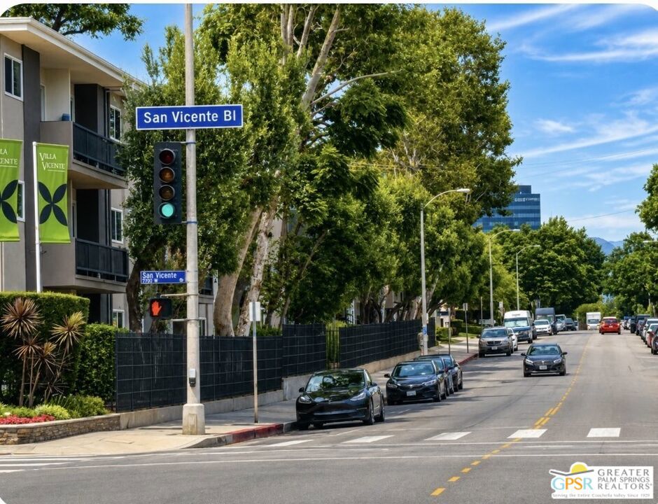 1273 S Cochran Avenue
