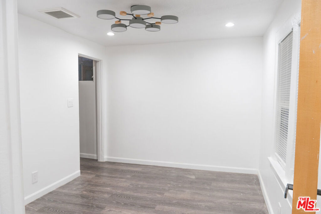 Properties 4 346 Laveta Terrace