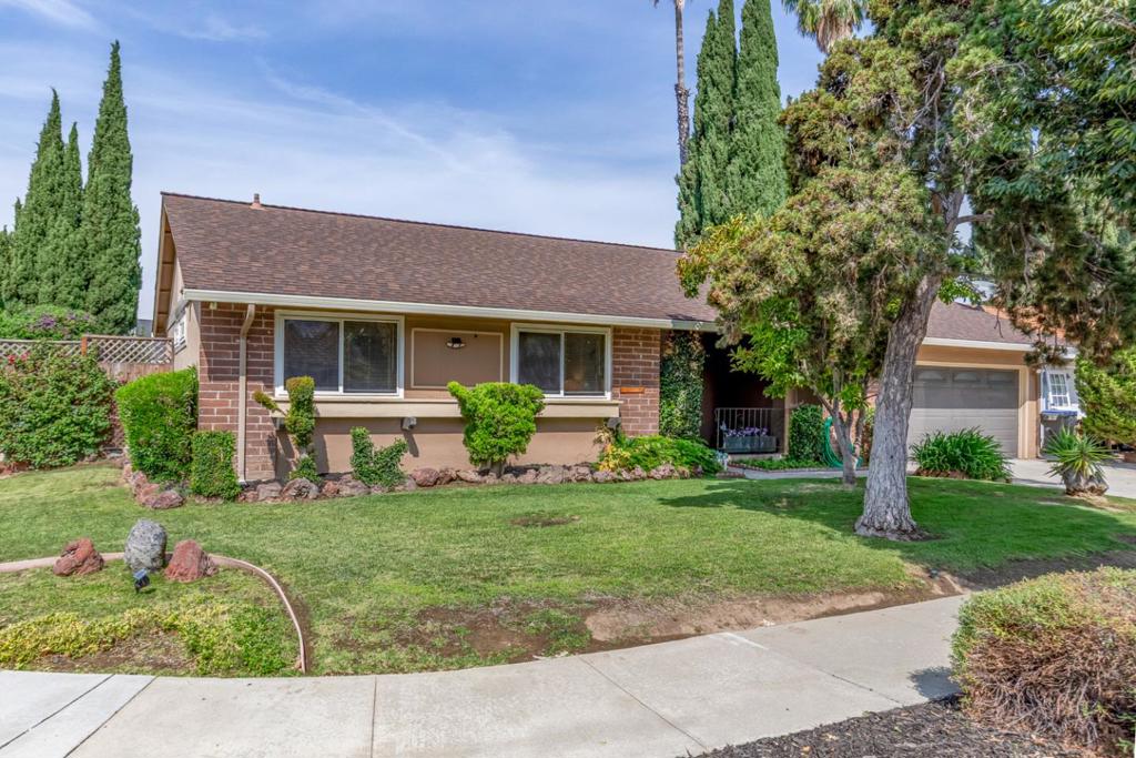 4841 Rue Orleans Court