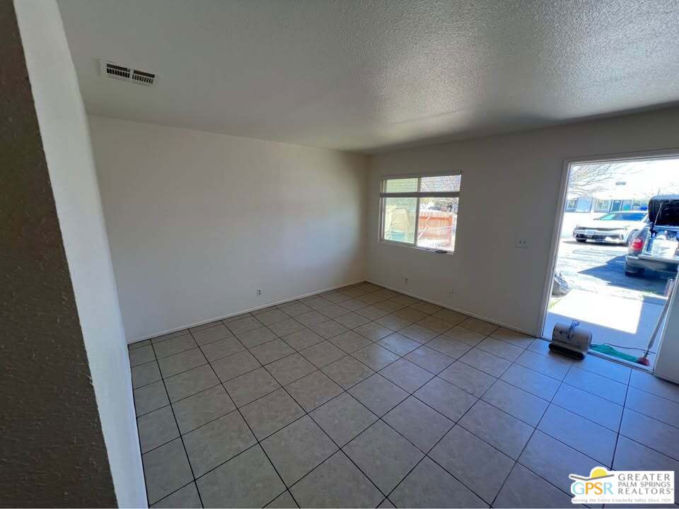 11925 - Residential Income