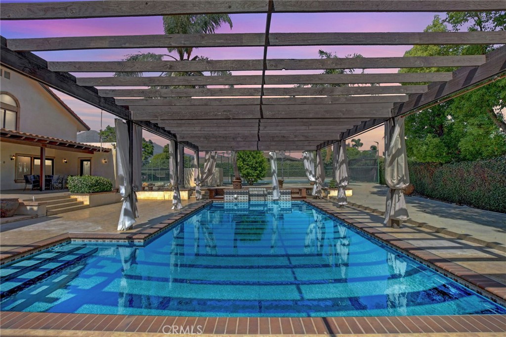 462 Pomello Drive