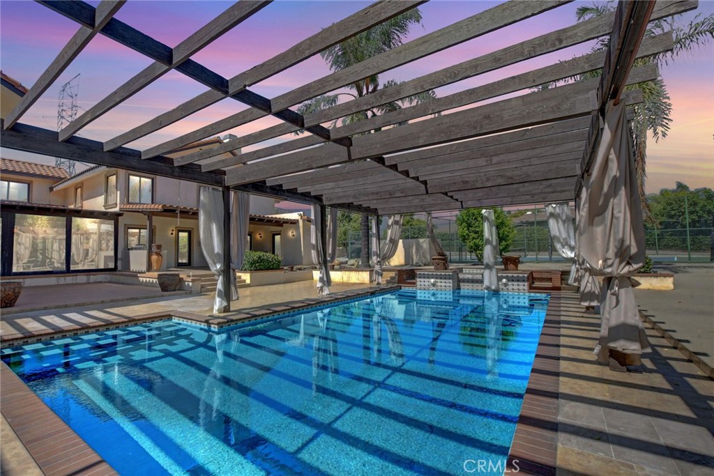 462 Pomello Drive