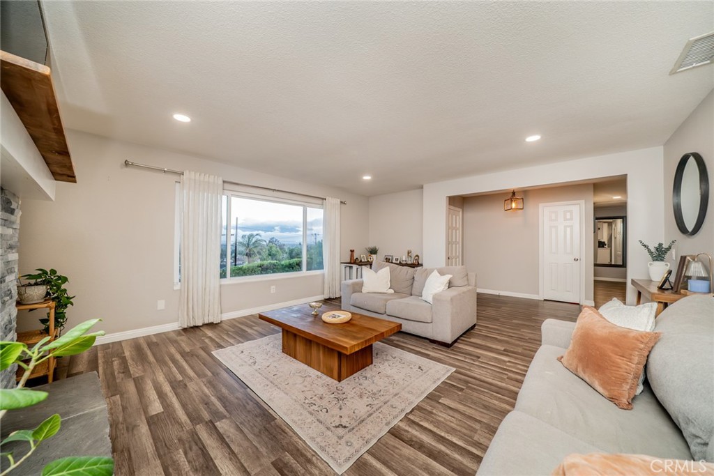 4659 Crestview