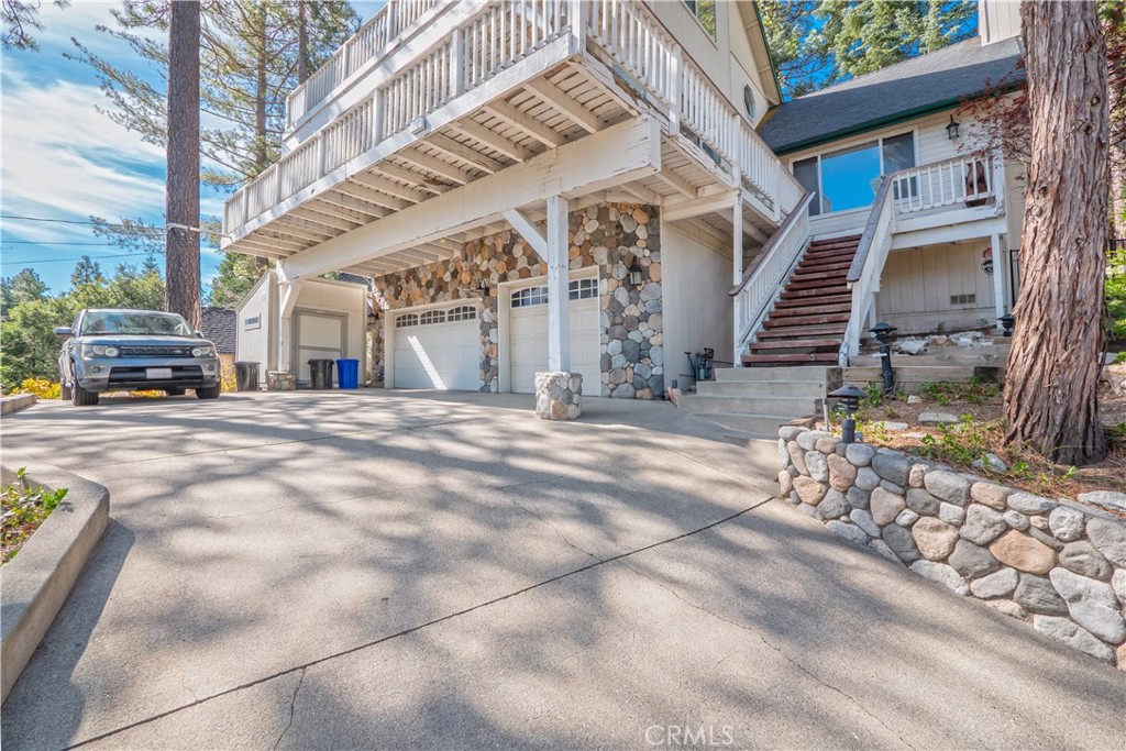212 N Fairway Drive