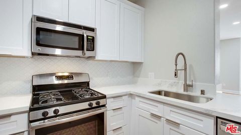 Photo of 5557 W 6th Street #2-201, Los Angeles, CA 90036 (MLS # 25627903)