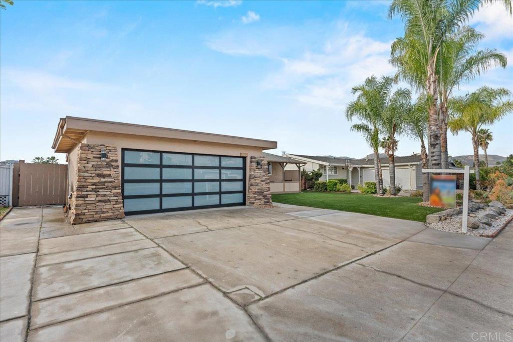 8611 Carlton Oaks Dr